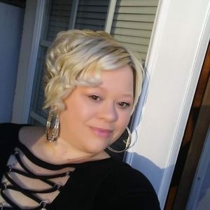 Meet your Posher, Dee